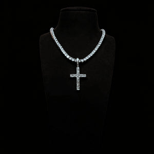 925 sterling silver bling classic cross pendant displayed on black jewelry mannequin bust, matched with full iced tennis chain, flawless vvs simulated diamonds hip hop streetwear necklace for men RDRIP JEWELRY