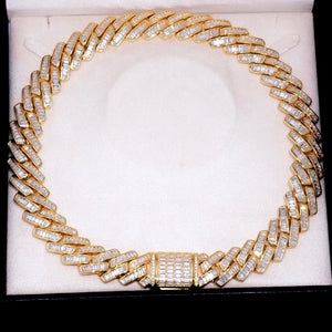 19mm Baguette Channel‑Set Miami Cuban Link Necklace, 18K gold plated full iced‑out men’s hip hop chain, hand‑set flawless VVS simulated baguette stones, heavy bling rapper jewelry arranged in circular loop inside luxury gift jewelry box, fully iced box clasp visible, premium copper hiphop statement necklace RDRIP JEWELRY
