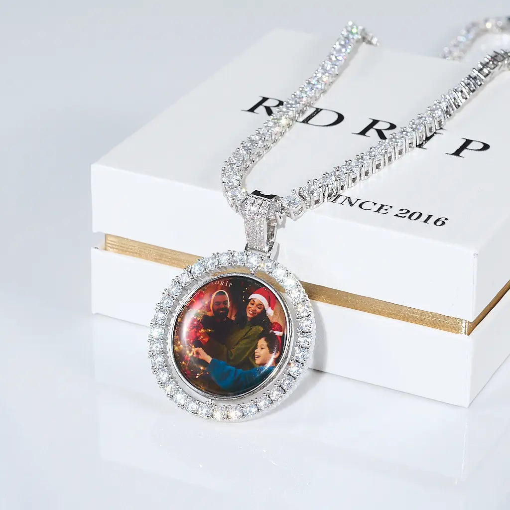 3D_Spinning_Two-Faced_Custom_Photo_Pendant_Necklace_RDRIP_JEWELRY_07