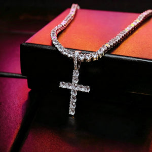 925 sterling silver bling classic cross pendant close‑up shot, fully set with flawless vvs simulated diamonds, iced hip hop cross charm paired with tennis chain, sparkling street fashion jewelry detail view RDRIP JEWELRY
