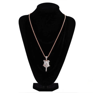 Full view mannequin display of bling fully paved rose flower pendant with rose gold twist rope chain, iced out hip hop necklace set with flawless vvs simulated diamonds, unisex rose gold street fashion hiphop charm jewelry RDRIP JEWELRY SINCE 2016
